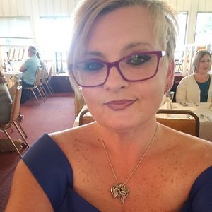 Meet your Posher, Angella